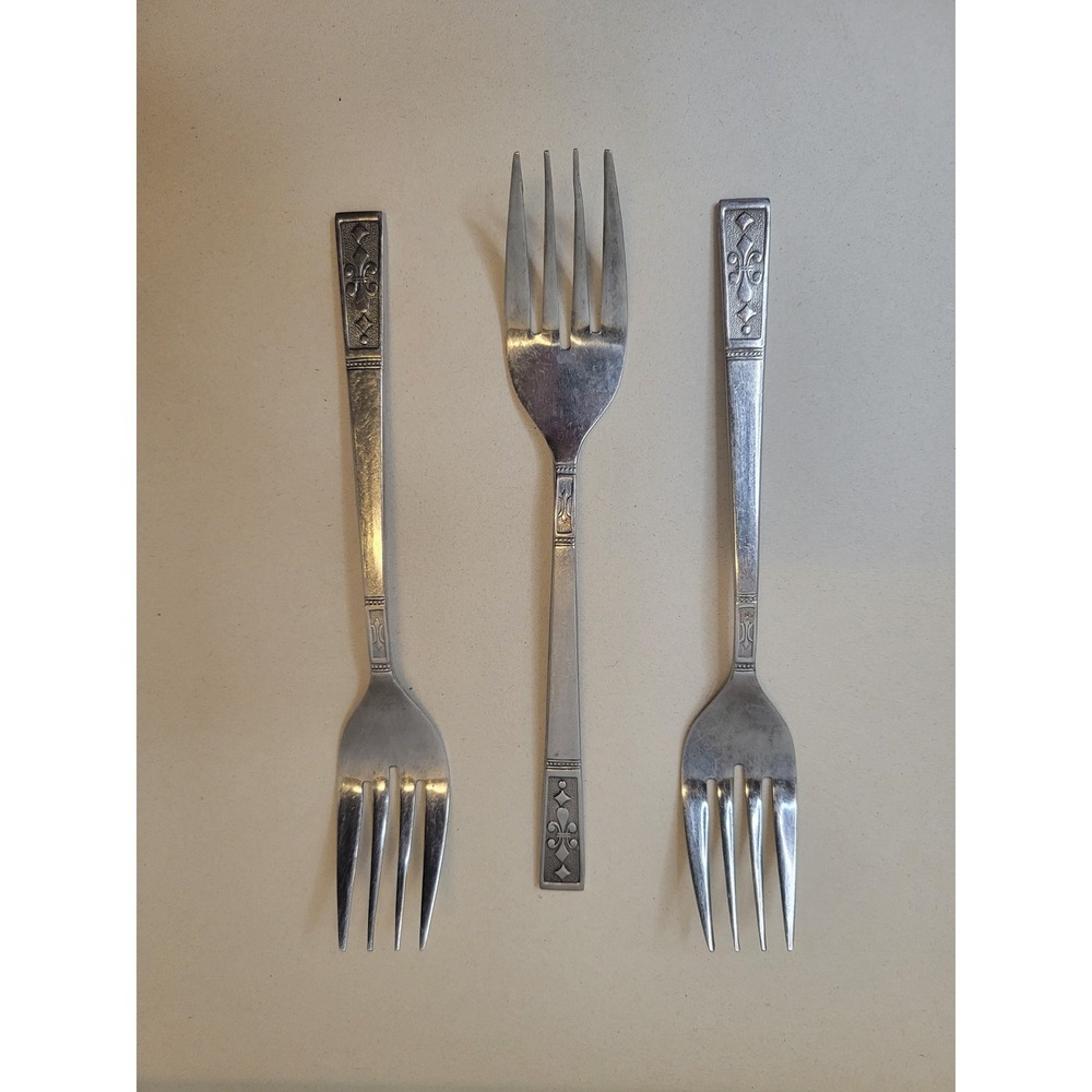 Interpur Cortina Japan Stainless Steel Forks Fleur De Lis Pattern Set of 3